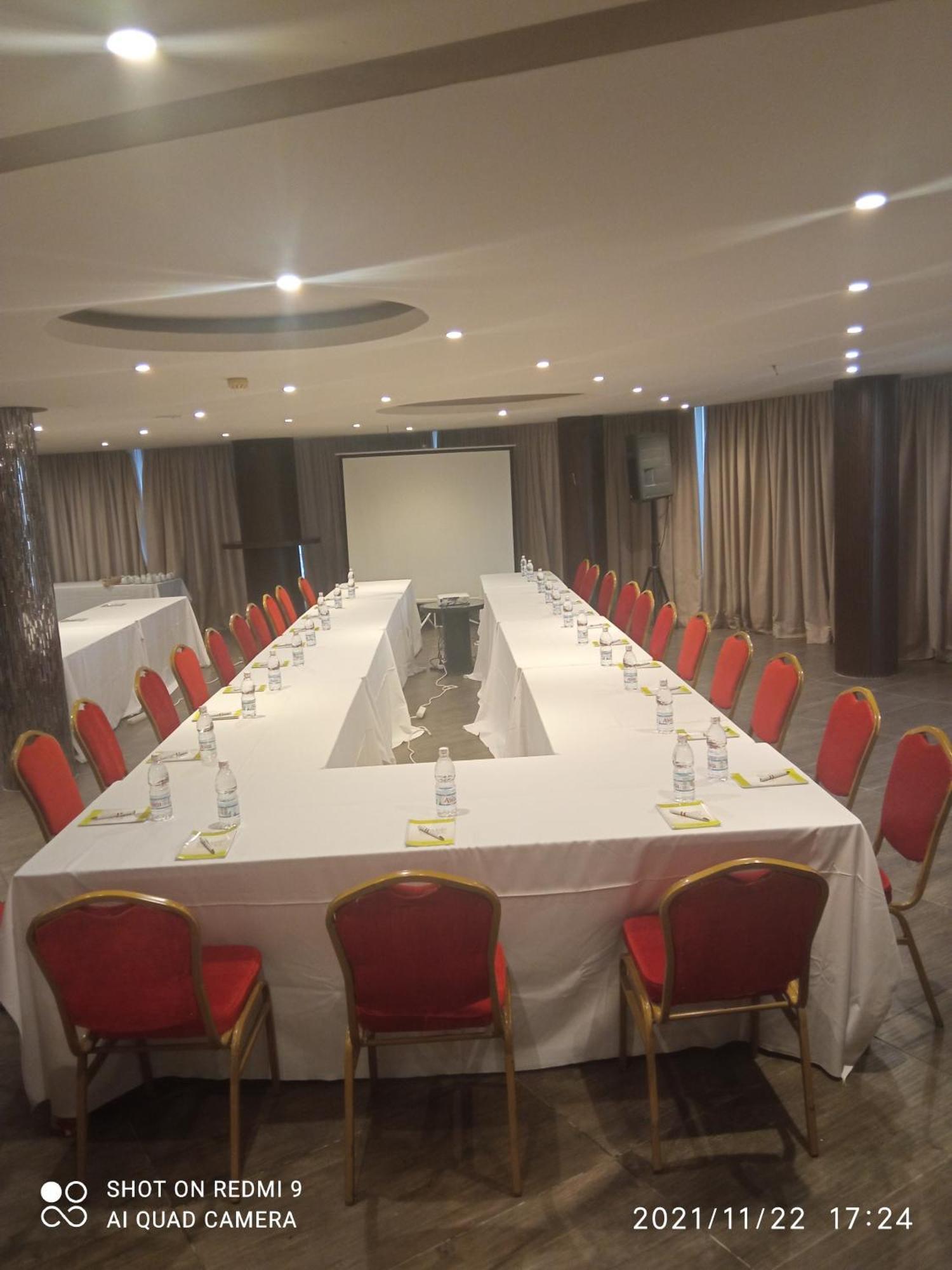 Le Grand Hotel d'Abidjan Extérieur photo