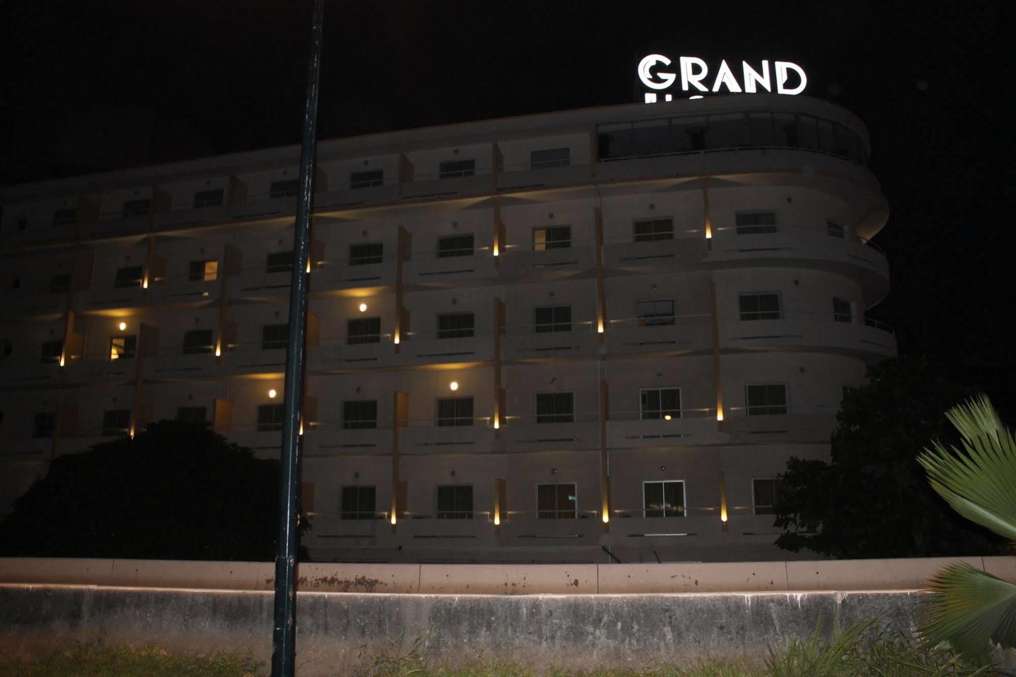 Le Grand Hotel d'Abidjan Extérieur photo