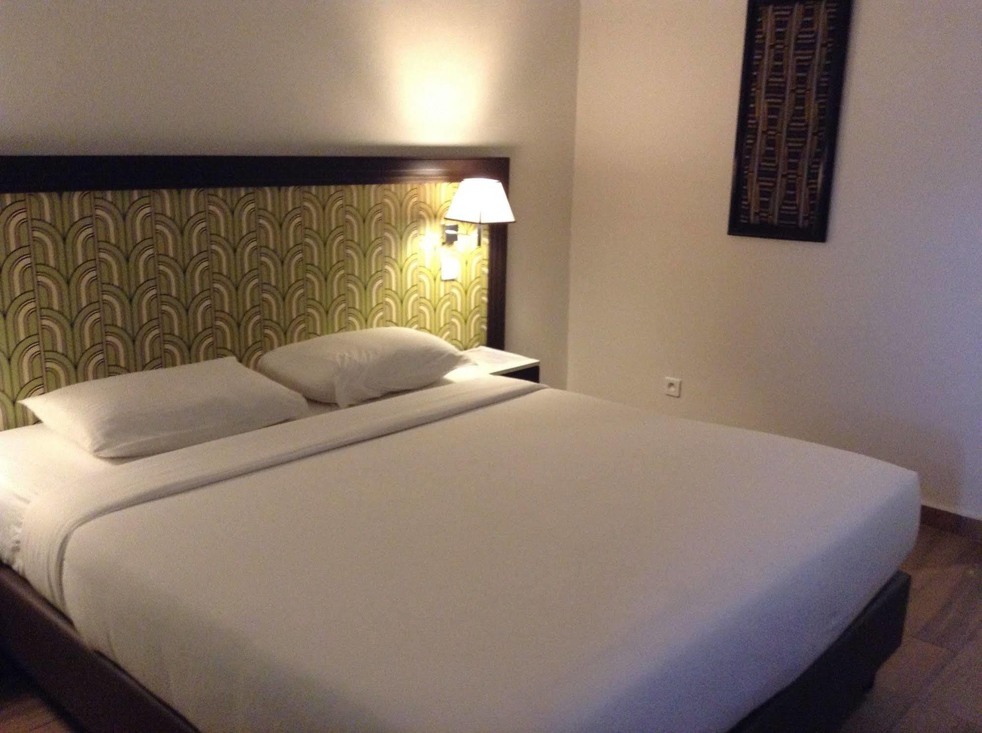 Le Grand Hotel d'Abidjan Extérieur photo