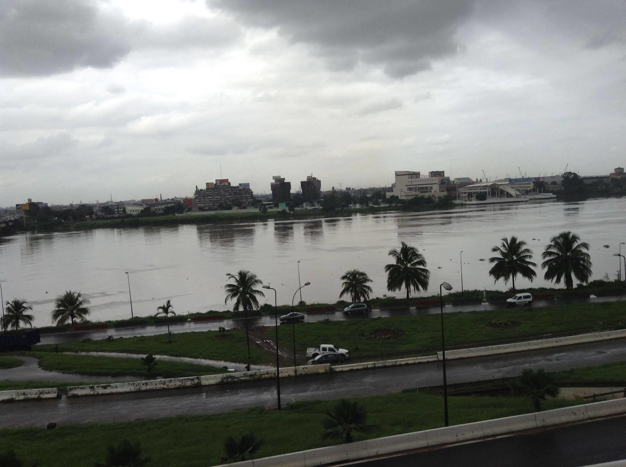 Le Grand Hotel d'Abidjan Extérieur photo