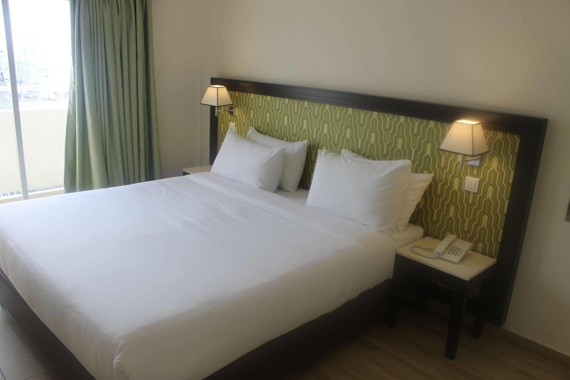 Le Grand Hotel d'Abidjan Extérieur photo