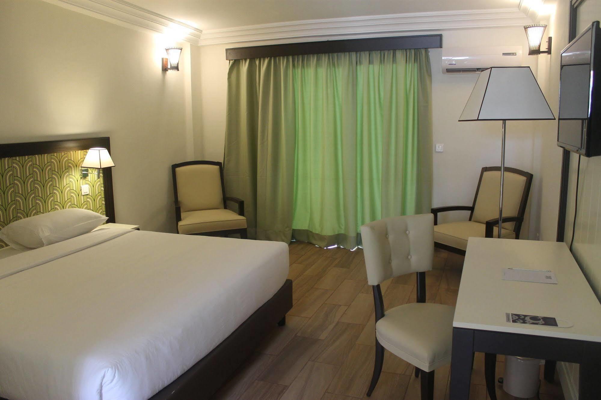 Le Grand Hotel d'Abidjan Extérieur photo